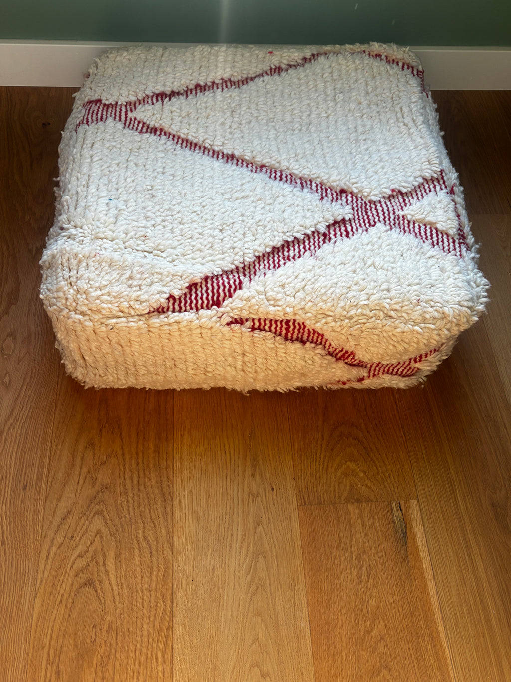 Cross red - Pouf en laine artisanal berbères