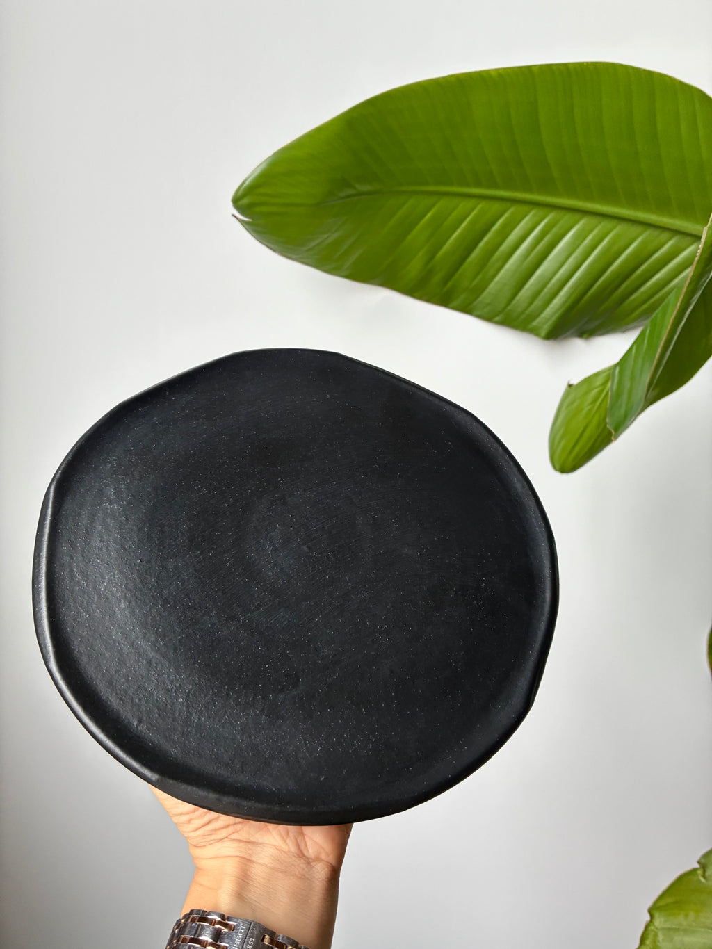 Assiette back to black